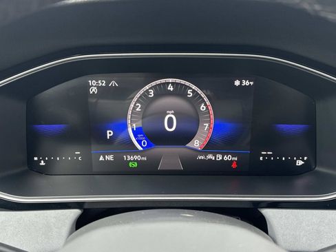 Used 2025 Volkswagen Jetta SE w/ Sunroof Package image 12