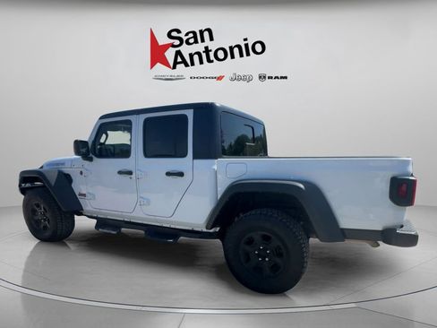 Used 2023 Jeep Gladiator Mojave AWD/4WD image 10