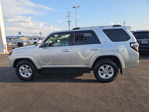 Used 2024 Toyota 4Runner SR5 Premium image 3