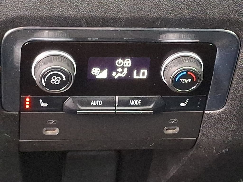 Used 2022 Chevrolet Suburban LT w/ LT Signature Plus Package AWD/4WD image 13