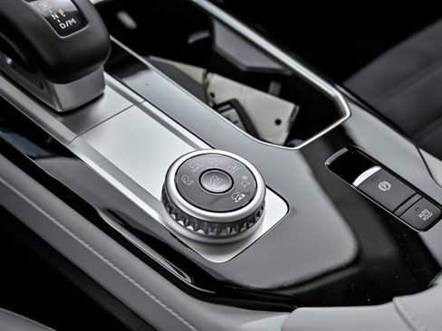 New 2025 Mitsubishi Outlander SE image 24