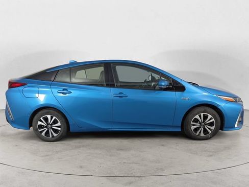 Used 2017 Toyota Prius Prime Advanced FWD image 4