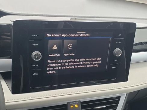 New 2026 Volkswagen Taos SE image 11