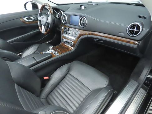 Used 2013 Mercedes-Benz SL 550 image 26
