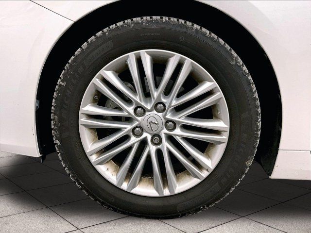 Used 2016 Lexus ES 350 w/ Premium Package w/Wood Trim FWD image 8