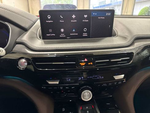 Used 2024 Acura MDX w/ Advance Package AWD/4WD image 10