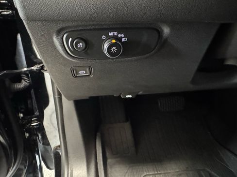 Certified 2023 GMC Terrain SLE w/ Driver Convenience Package image 17