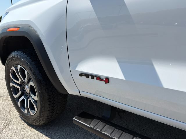 Used 2024 GMC Canyon AT4 w/ Canyon Safety Plus Package AWD/4WD image 14