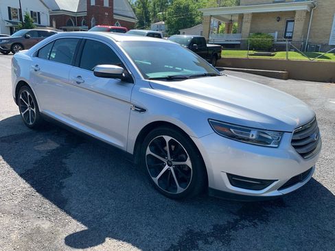 Used 2017 Ford Taurus SEL w/ Equipment Group 201A AWD/4WD image 6