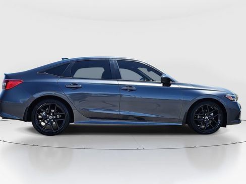 Used 2023 Honda Civic Sport image 4