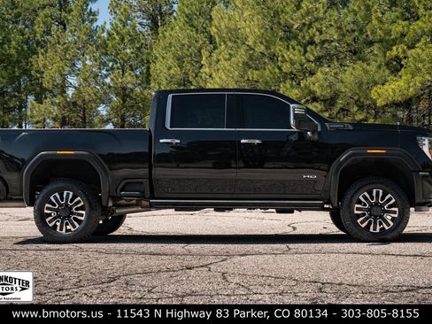 Used 2024 GMC Sierra 2500 Denali Ultimate AWD/4WD image 2