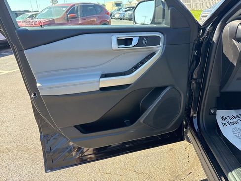 Used 2023 Ford Explorer XLT w/ Equipment Group 202A AWD/4WD image 8