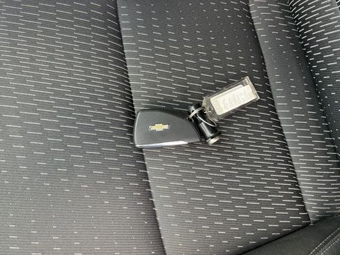 Used 2025 Chevrolet Equinox LT AWD/4WD image 17