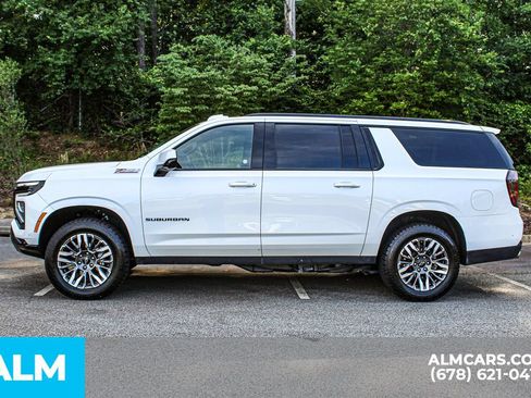 Used 2025 Chevrolet Suburban Z71 AWD/4WD image 7