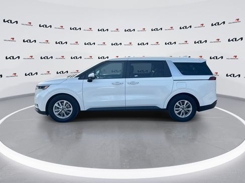 Used 2022 Kia Carnival LX FWD image 5