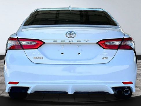 Used 2019 Toyota Camry SE w/ Convenience Package FWD image 5