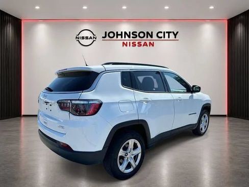 Used 2024 Jeep Compass Latitude AWD/4WD image 4
