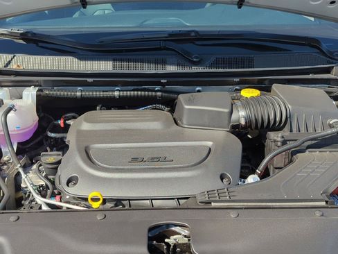 New 2026 Chrysler Pacifica Select w/ S Appearance Package image 8