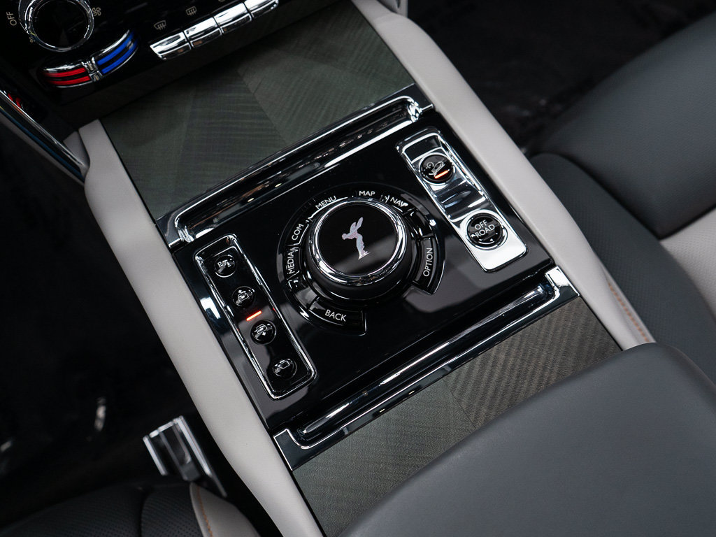 Certified 2023 Rolls-Royce Cullinan w/ Dark Exterior Package AWD/4WD image 39