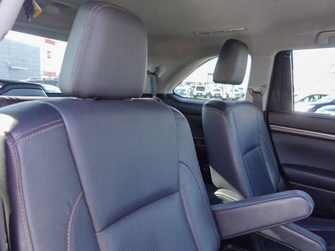 Used 2014 Toyota Highlander Limited image 13