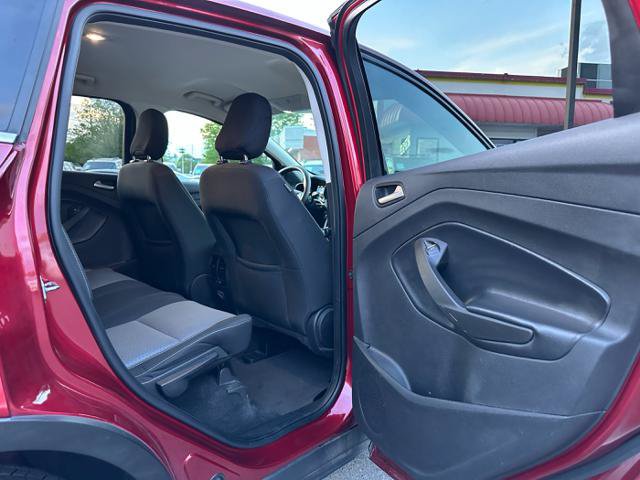 Used 2019 Ford Escape SE FWD image 17