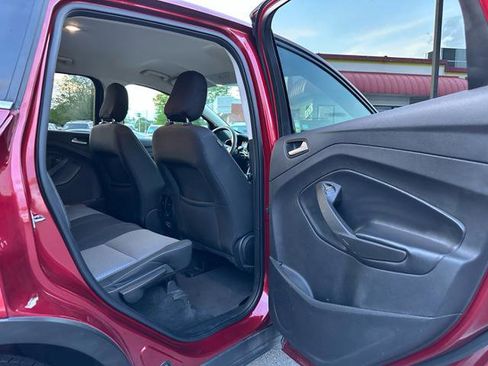 Used 2019 Ford Escape SE image 17