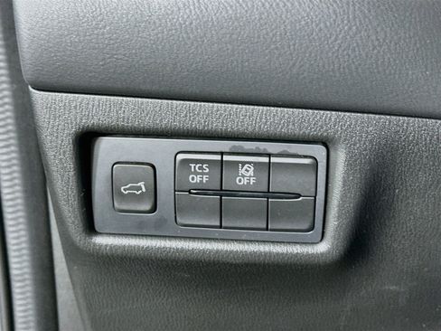 Used 2020 MAZDA CX-5 Touring FWD image 17
