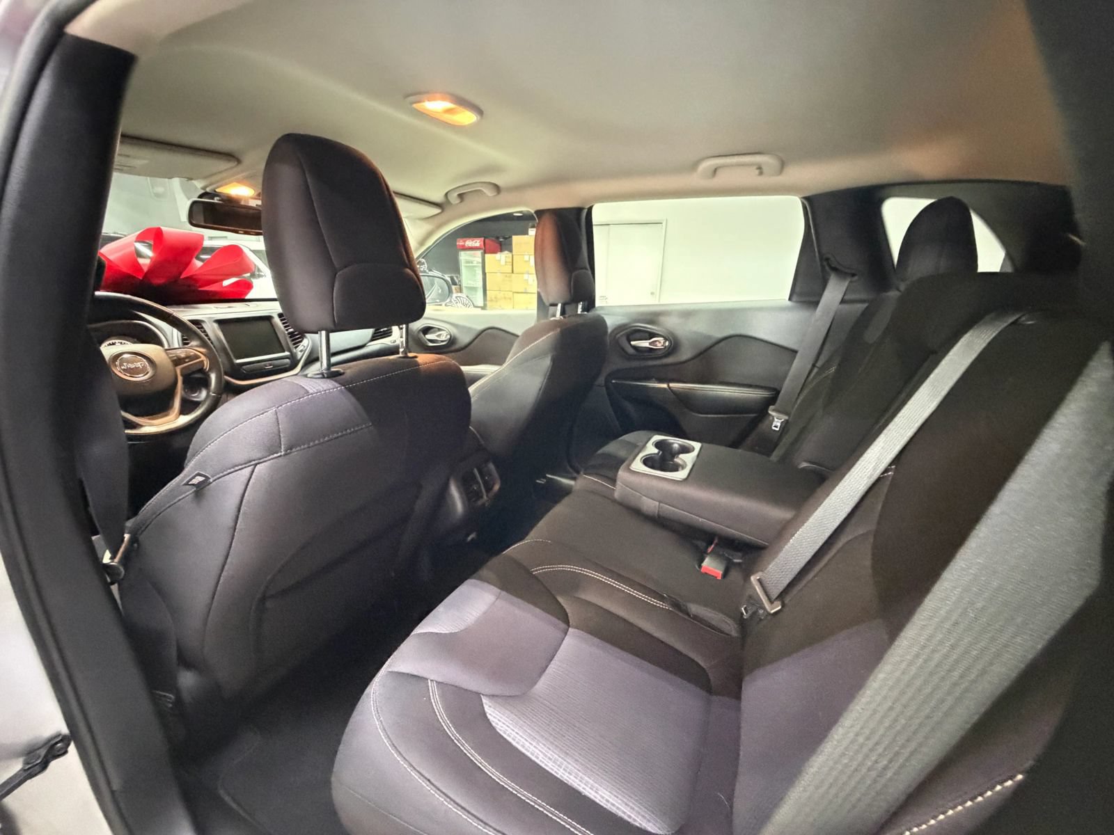 Used 2016 Jeep Cherokee Latitude FWD image 22