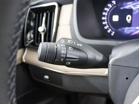 New 2026 Volvo XC90 B6 Plus w/ Protection Package Premier image 20