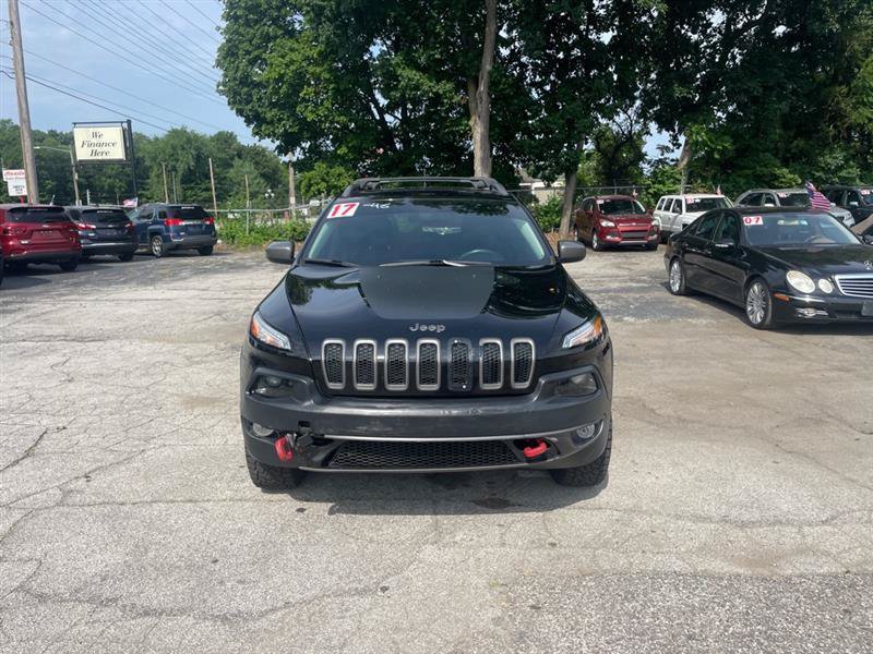 Used 2017 Jeep Cherokee Trailhawk w/ Comfort & Convenience Group AWD/4WD image 2
