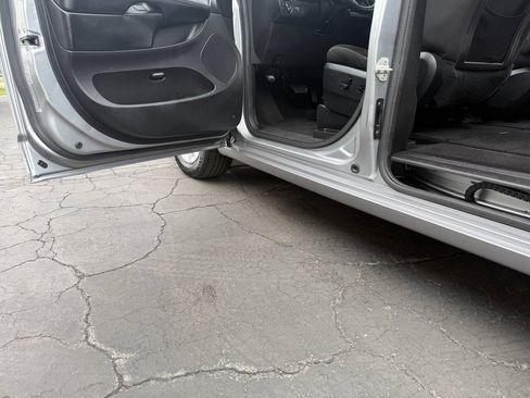 Used 2019 Dodge Grand Caravan SE FWD image 7