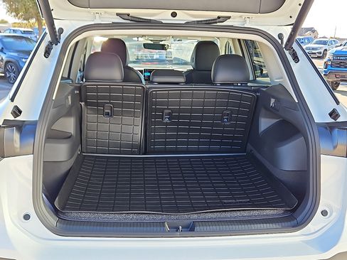 New 2026 Volkswagen Tiguan SE FWD image 6