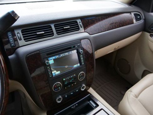 Used 2011 GMC Sierra 3500 Denali image 11