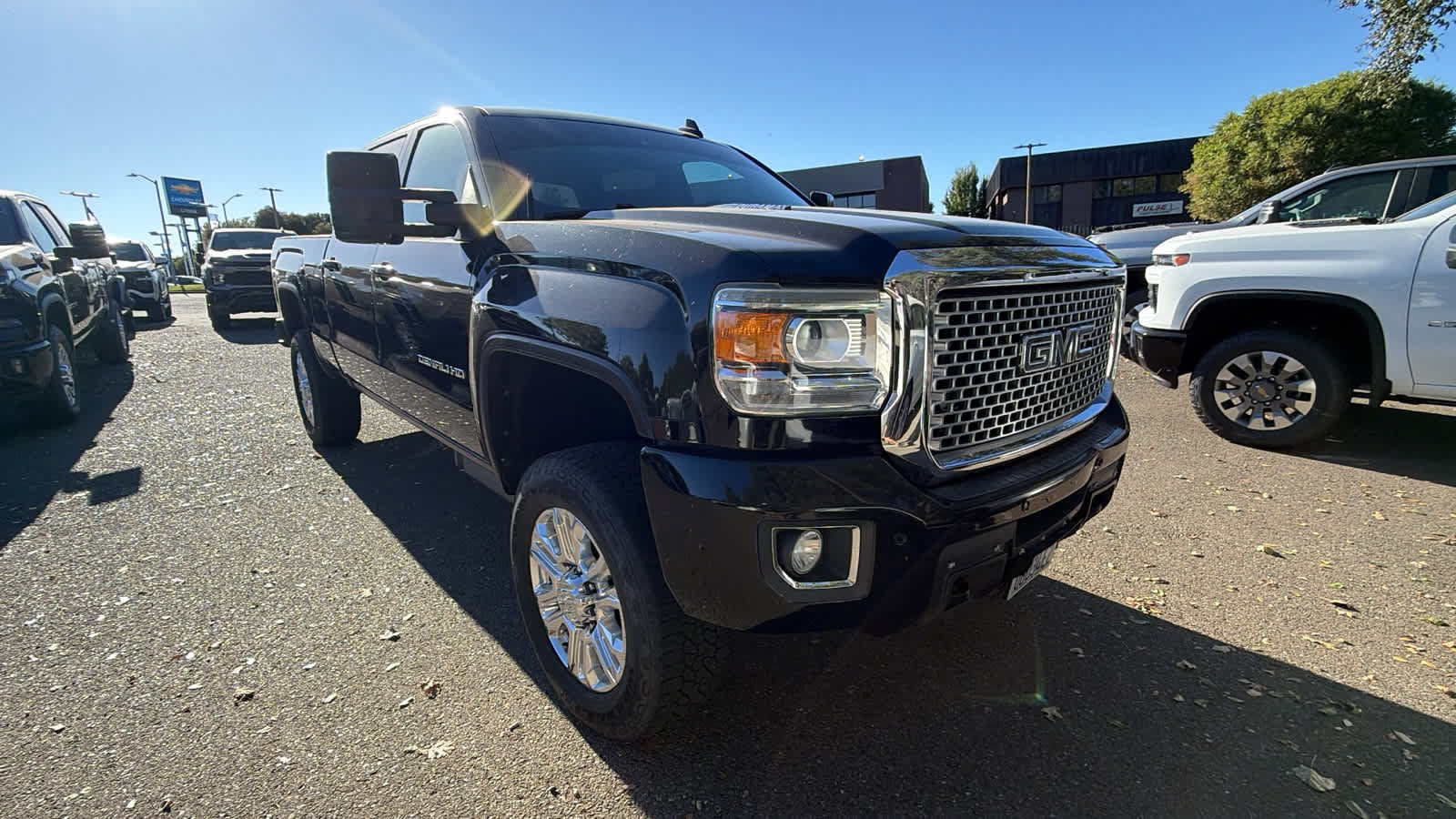Used 2016 GMC Sierra 2500 Denali w/ Duramax Plus Package AWD/4WD image 3