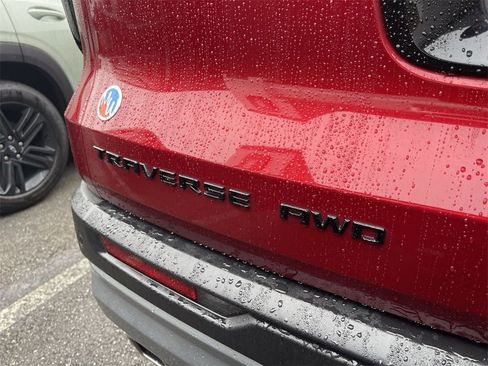 Used 2025 Chevrolet Traverse Z71 w/ Driver Confidence Package image 11