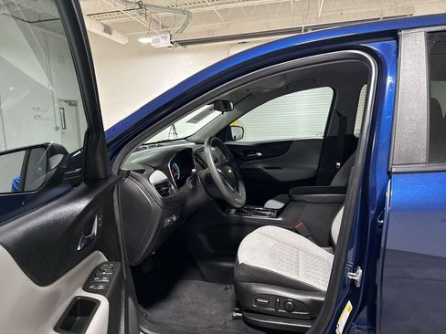 Used 2022 Chevrolet Equinox LS w/ LS Convenience Package AWD/4WD image 19