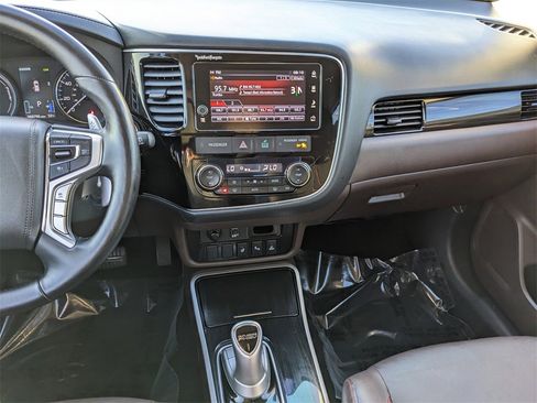 Used 2018 Mitsubishi Outlander GT image 19