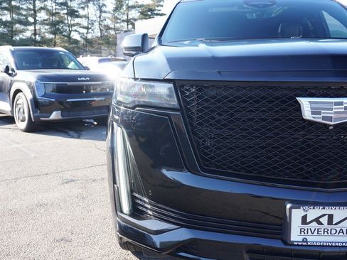 Used 2023 Cadillac Escalade Sport image 17