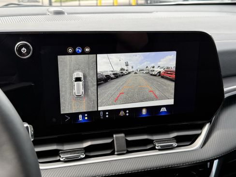 Used 2026 Chevrolet Equinox LT w/ Convenience Package II FWD image 24