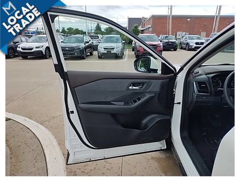 Used 2023 Nissan Rogue SV FWD image 7