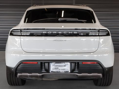 Used 2025 Porsche Macan 4 Electric AWD/4WD image 9