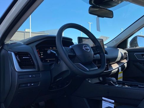 New 2026 Nissan Rogue Platinum w/ Platinum Premium Package AWD/4WD image 12