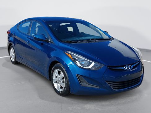Used 2014 Hyundai Elantra SE image 3