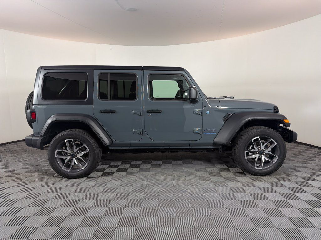 Used 2025 Jeep Wrangler Unlimited Sport S 4xe AWD/4WD image 2