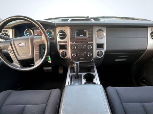 Used 2017 Ford Expedition XLT image 16