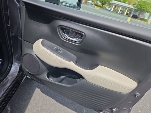 Used 2026 Honda HR-V EX-L image 31