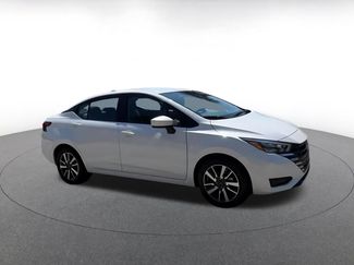 Used 2025 Nissan Versa SV video 2