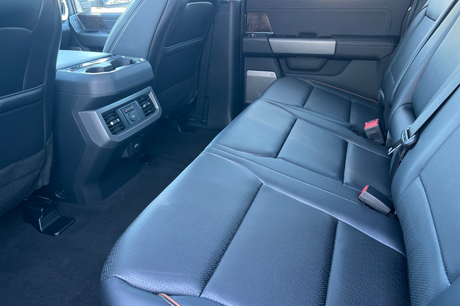 New 2026 Ford F350 Lariat w/ FX4 Off-Road Package AWD/4WD image 10