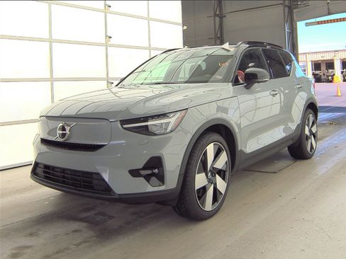 Used 2024 Volvo XC40 Recharge Ultimate AWD/4WD image 1