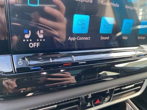 New 2026 Volkswagen Atlas Cross Sport SEL Premium R-Line image 40